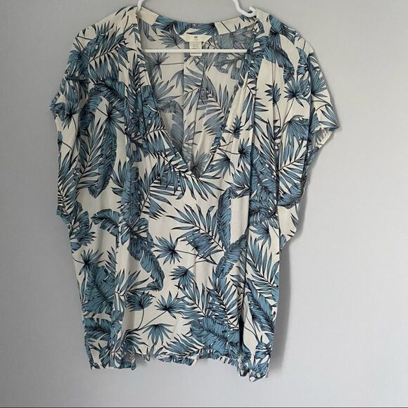 H&M Women’s Short Sleeve Boho Tropical Print V Neck Top - Picture 1 of 7